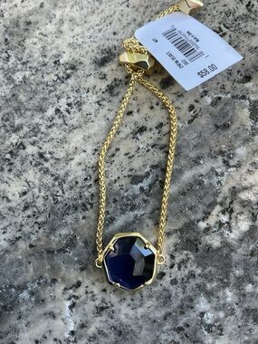 KENDRA SCOTT
Gold Cynthia Navy Cats Eye Glass Chain Bracelet